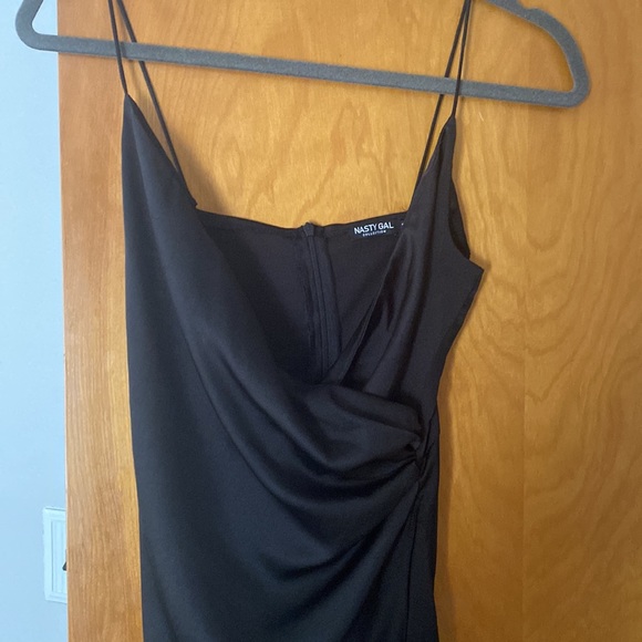 Beautiful silk black long dress never been worn - Picture 2 of 3